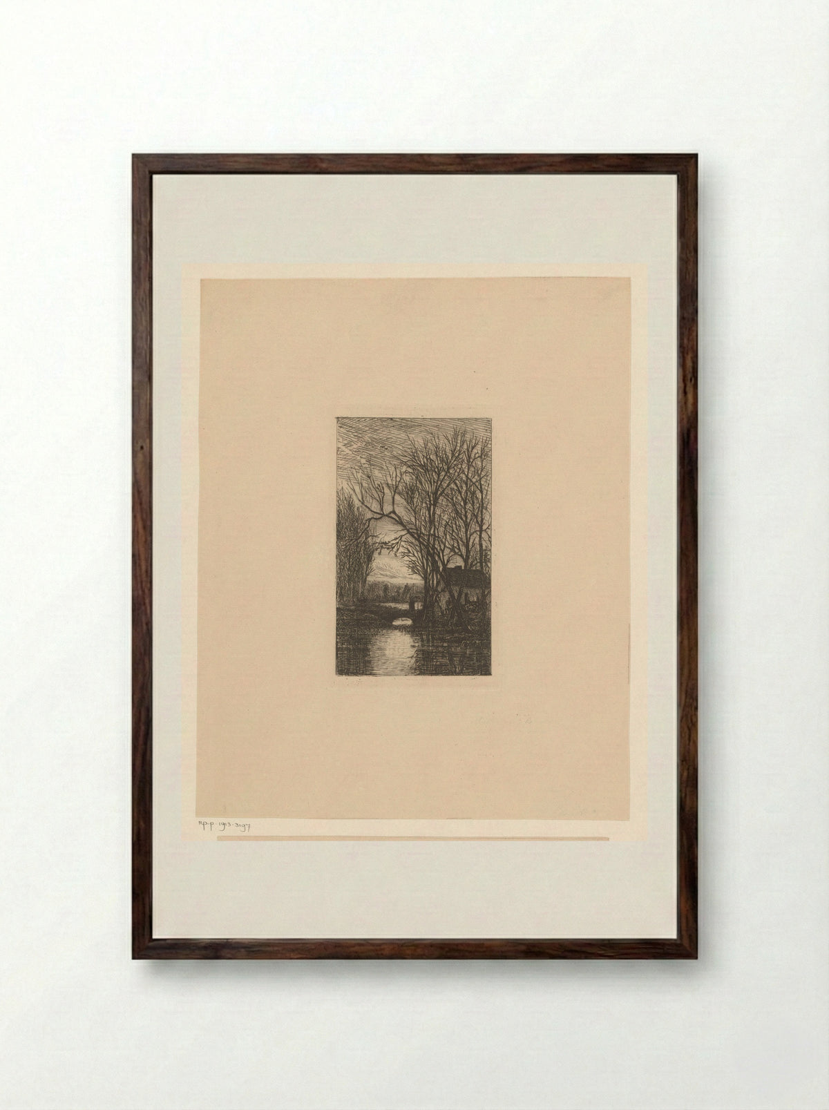 Oude vrouw met wandelstok op een kleine stenen brug - Félix Callewaert (père) - Framed Print Dark Wood