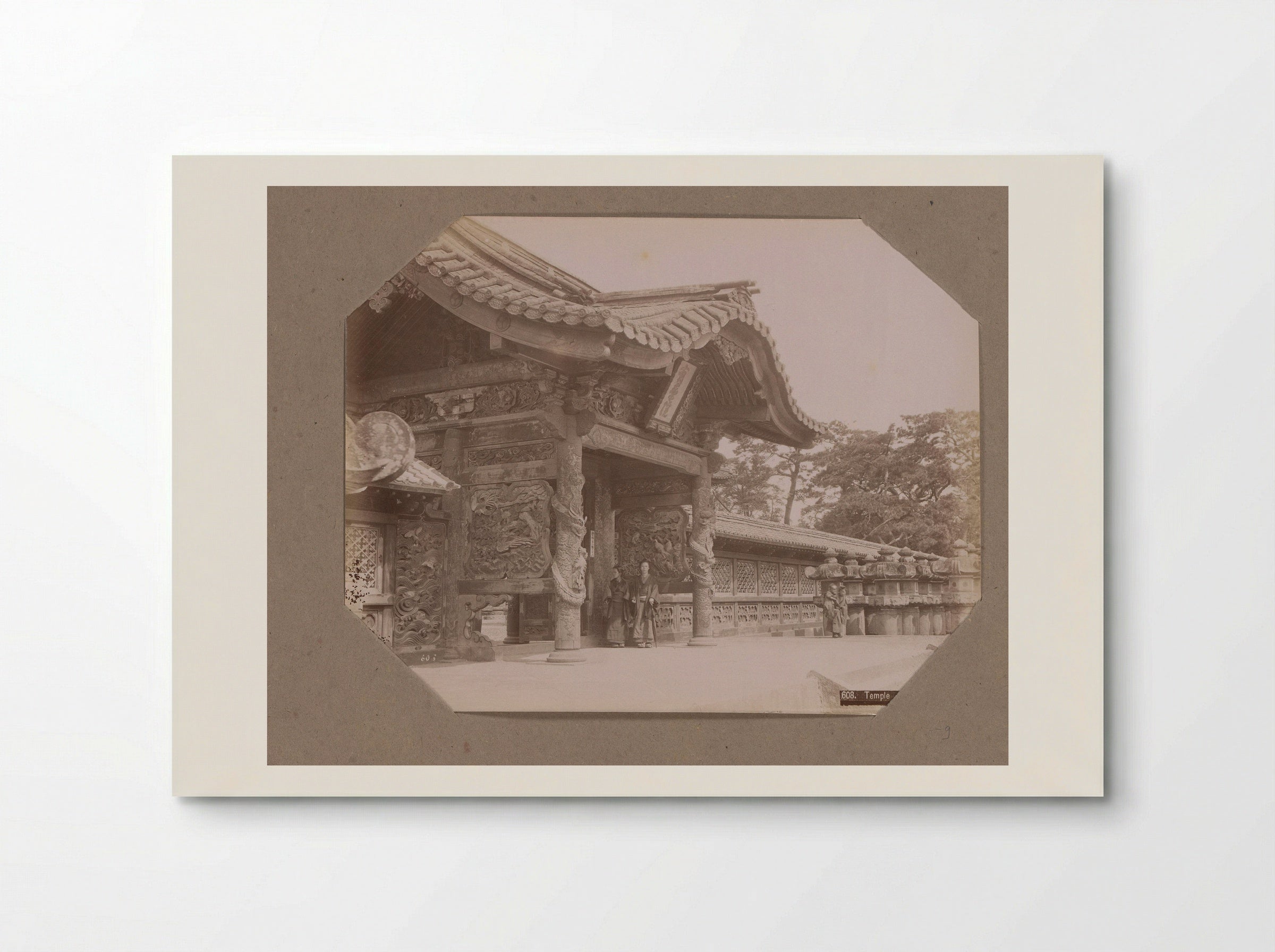 Poort met draken van de tempel van Shiba, Tokyo, Japan - Kusakabe Kimbei - Poster