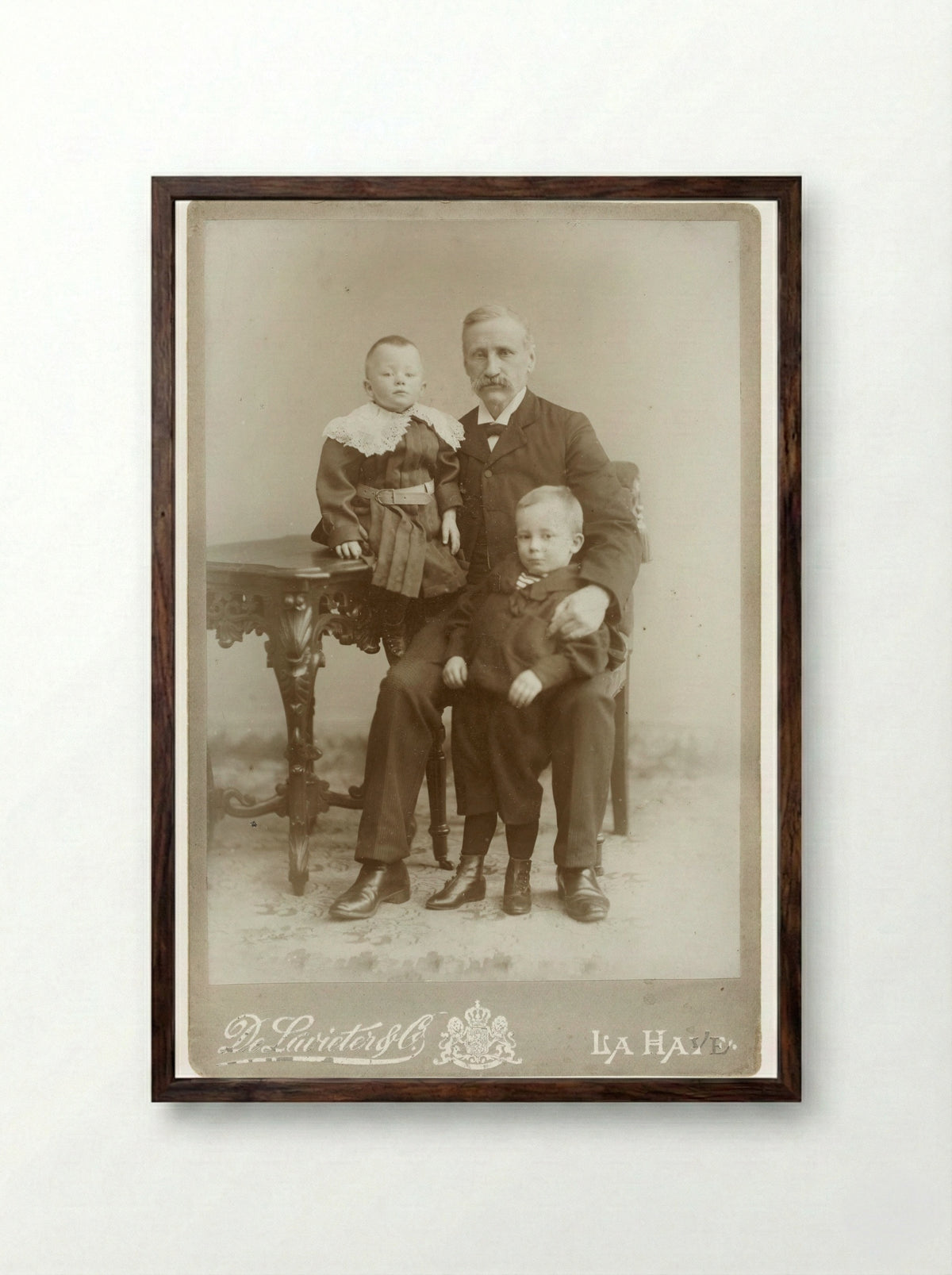 Portrait of a Gentleman with Two Children - Johannes Lodewijk de Lavieter - Framed Print Dark Wood