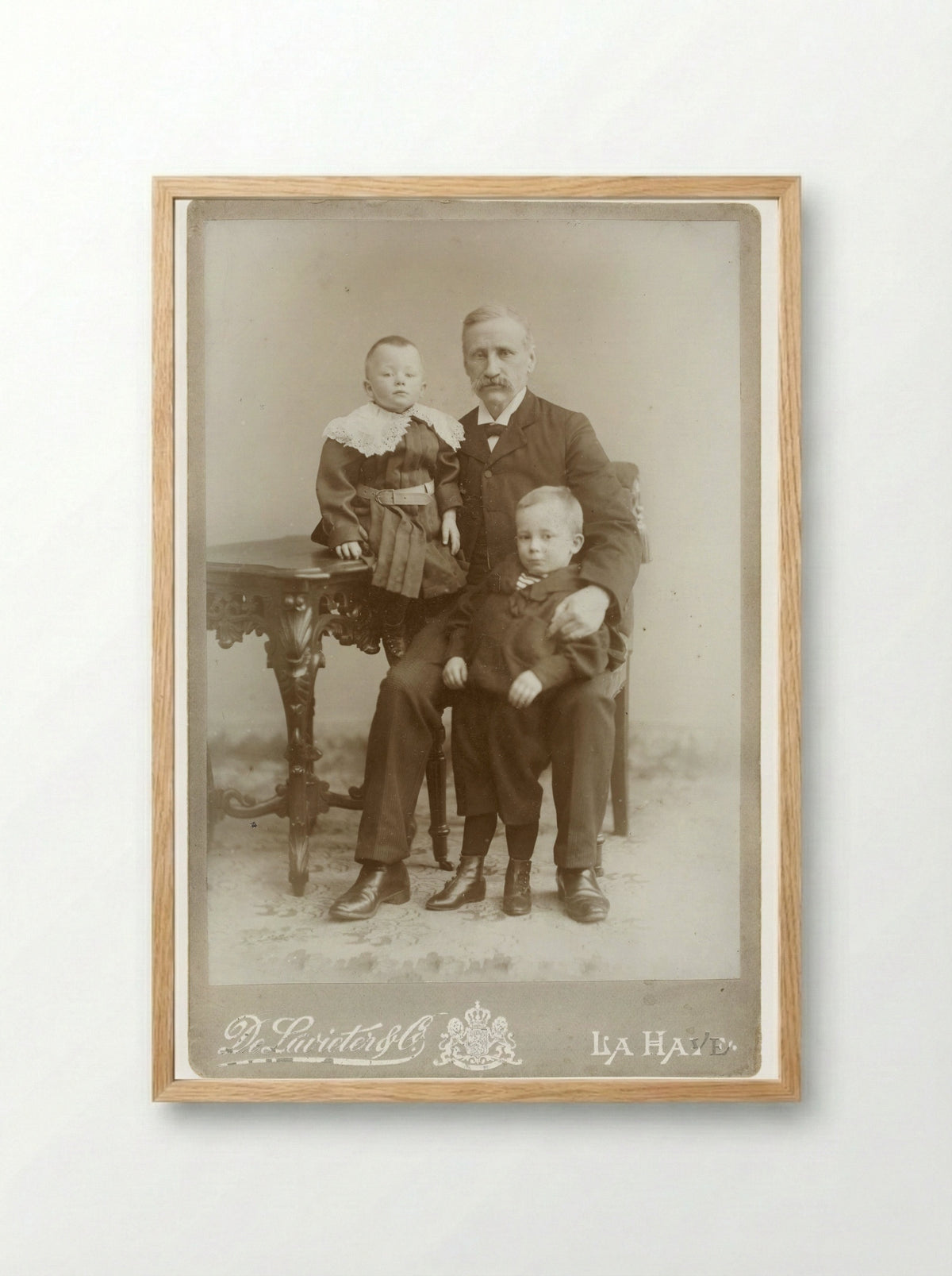 Portrait of a Gentleman with Two Children - Johannes Lodewijk de Lavieter - Framed Print Wood