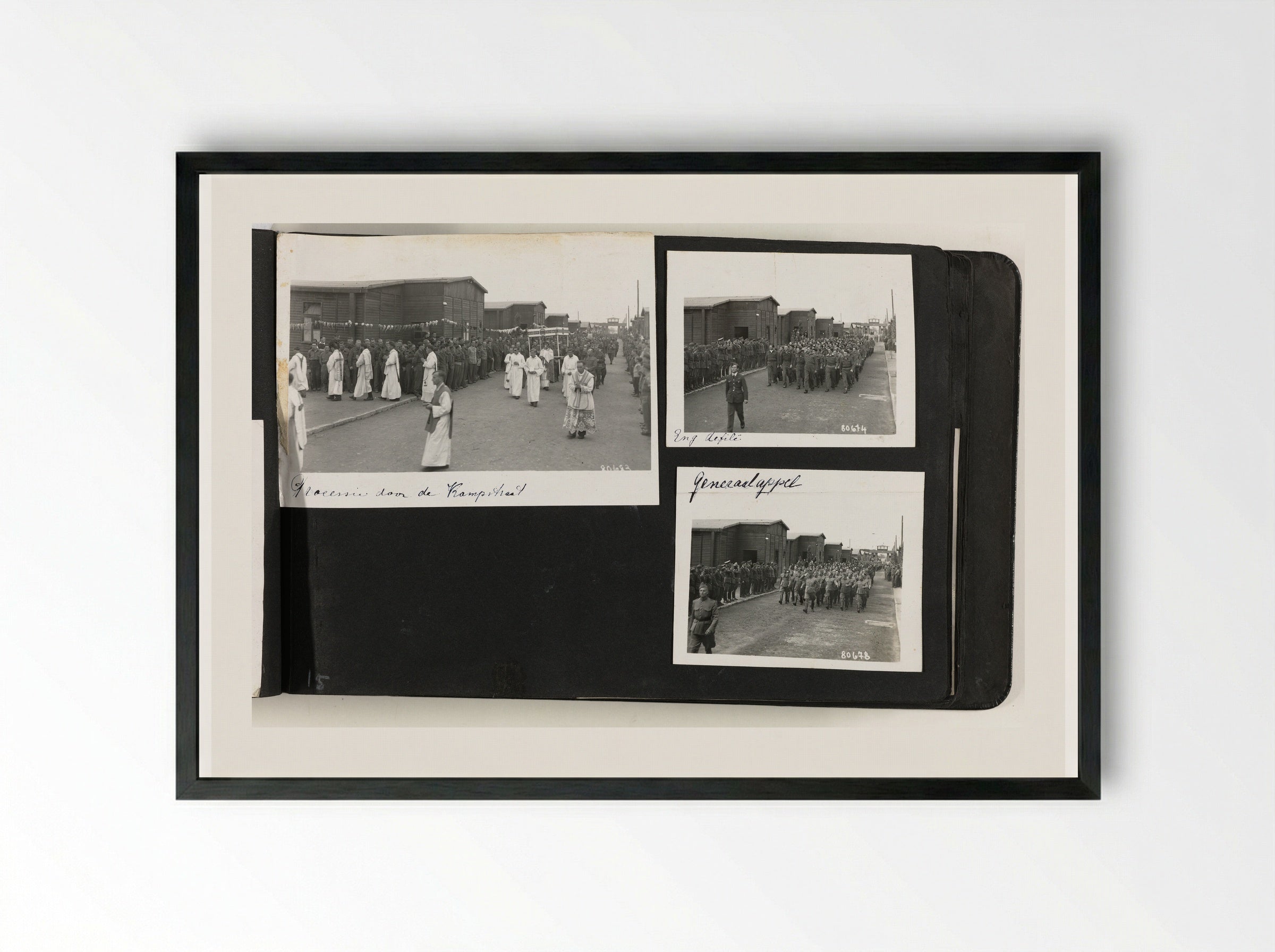 Processie door de Kampstraat, Eng. defilé, Generaal appel - Dick W.B. van Maarseveen - Framed Print Black