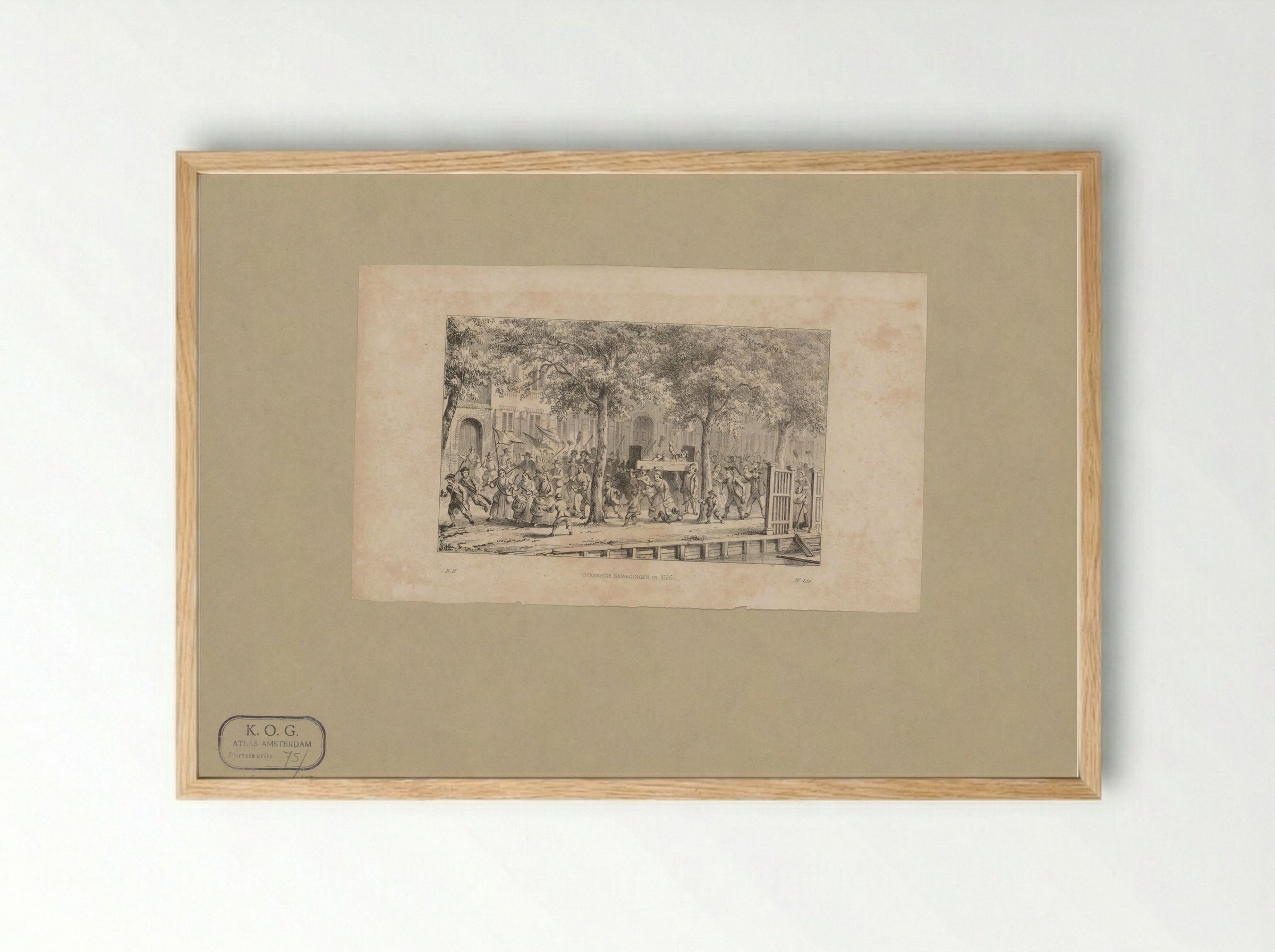 Protestoptocht tijdens het aansprekersoproer te Amsterdam - Johannes Hilverdink - Framed Print Wood
