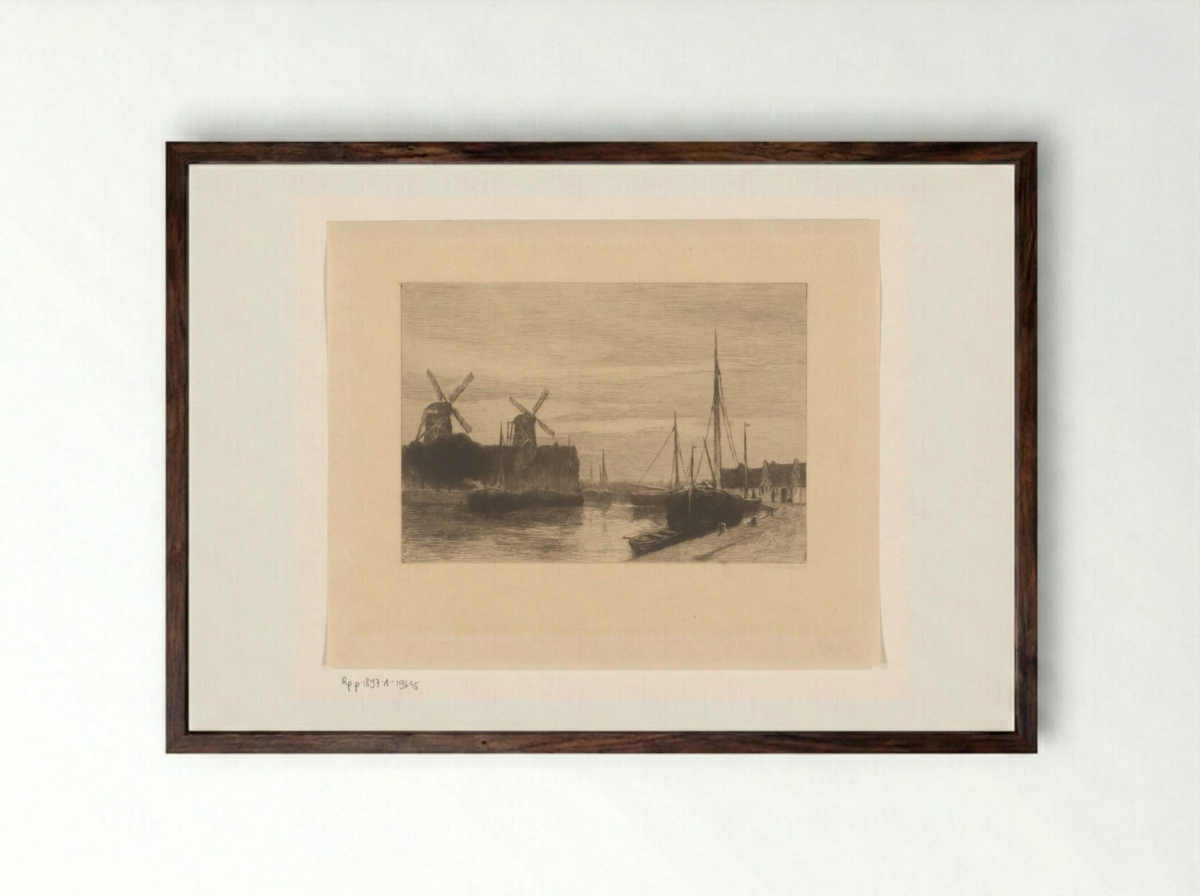Riviergezicht met aangemeerde boten en twee molens - Philip Zilcken - Framed Print Dark Wood