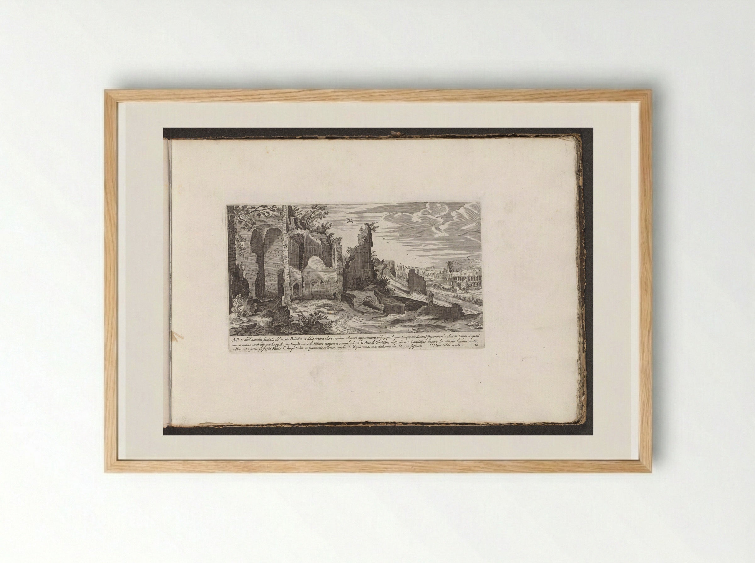 Ruïnes op de hellingen van de Palatijn, rechts het Colosseum - Giovanni Giacomo de' Rossi - Framed Print Wood