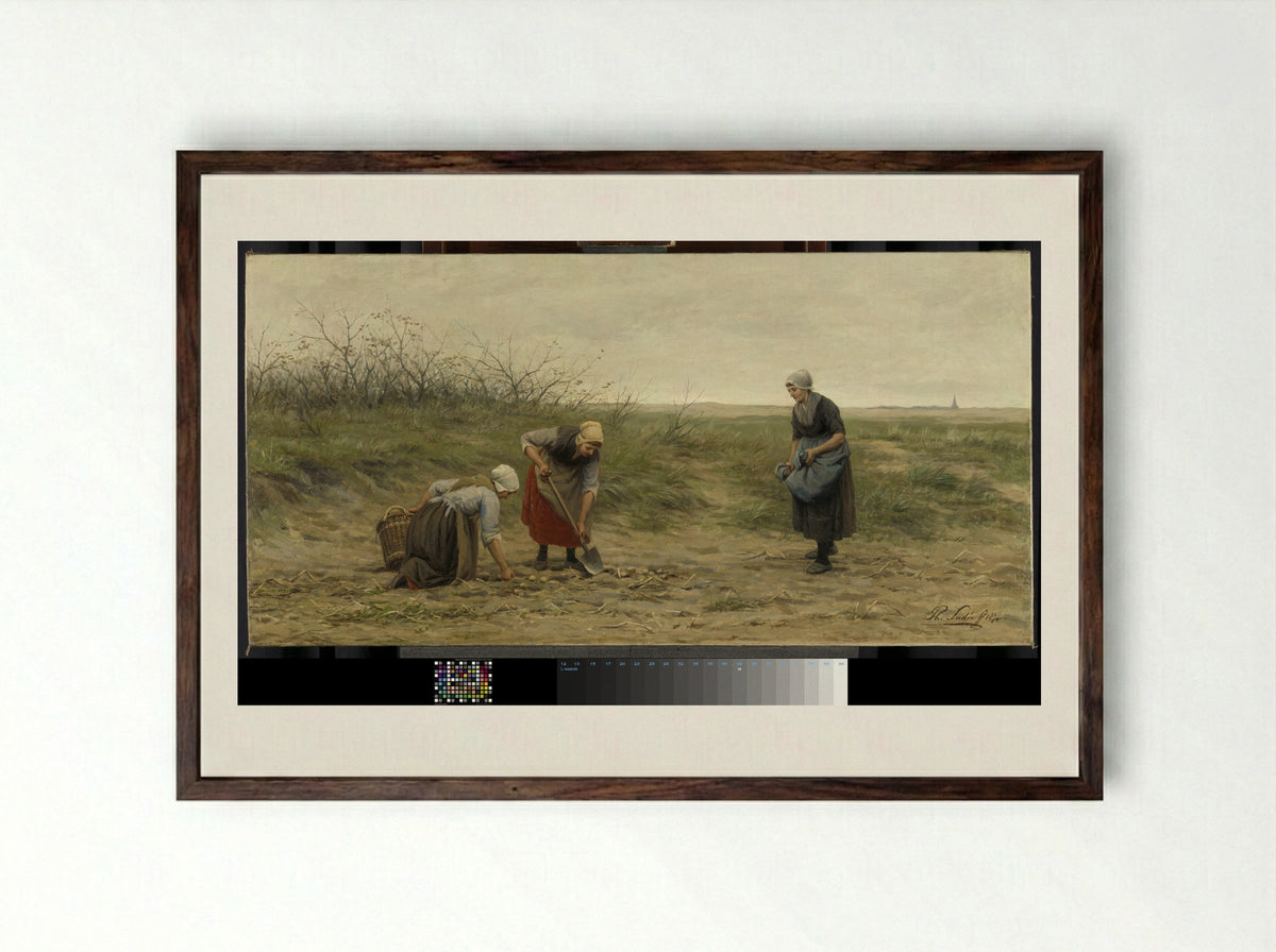 Scheveningse vrouwen bij het nalezen van een gerooid aardappelveld - Philip Sadée - Framed Print Dark Wood