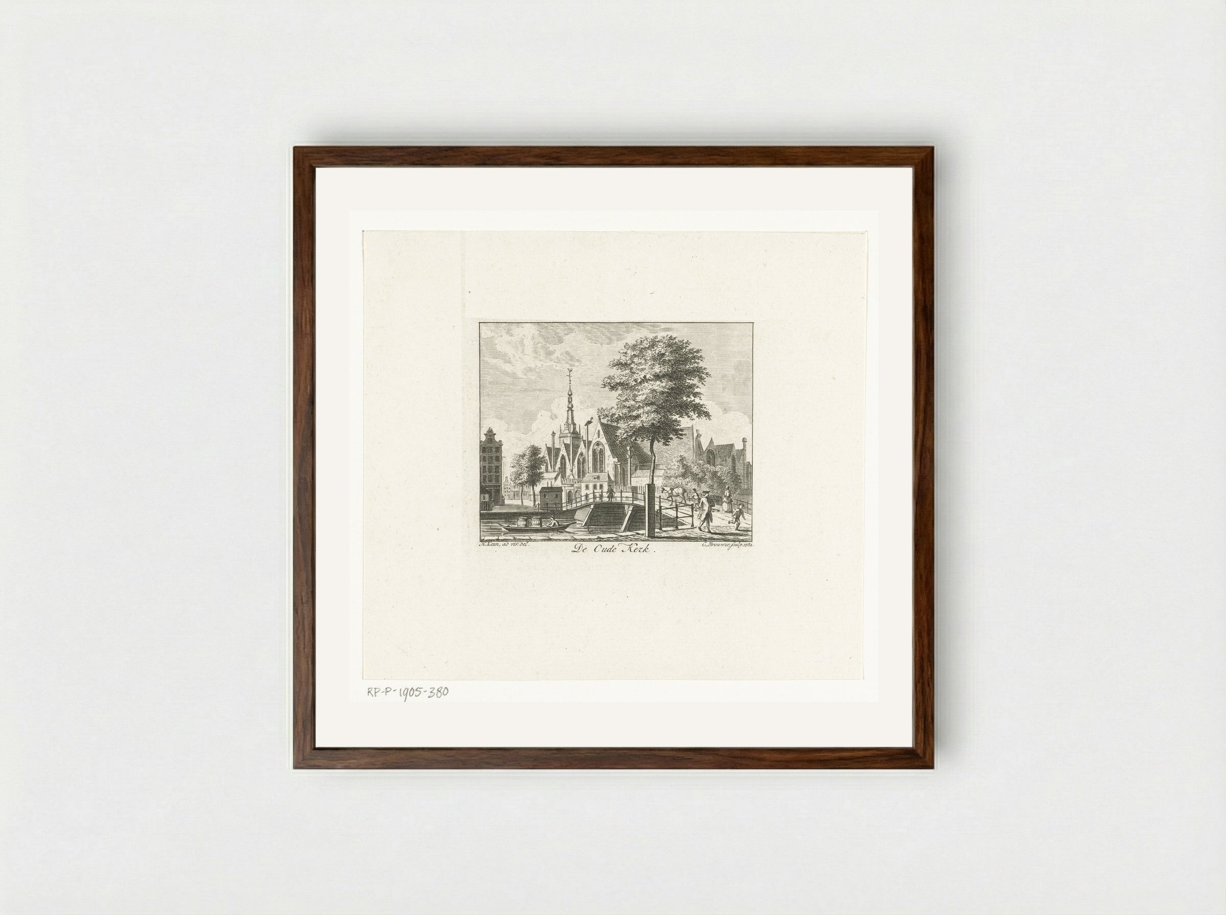 Stadsgezicht met Oude Kerk te Amsterdam - Cornelis Brouwer - Framed Print Dark Wood