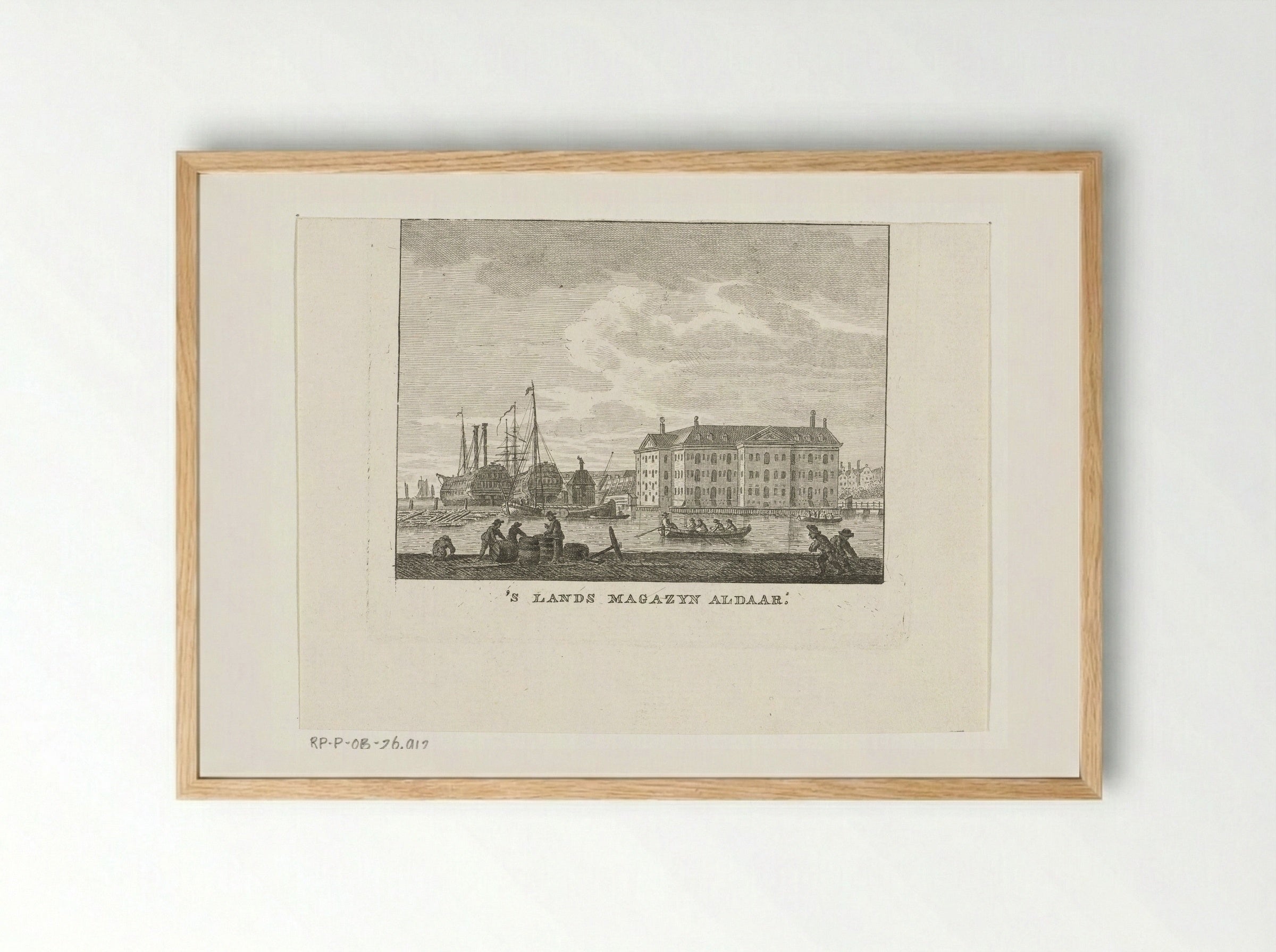 Stadsgezicht met zeemagazijn en haven met schepen te Amsterdam - Cornelis Brouwer - Framed Print Wood