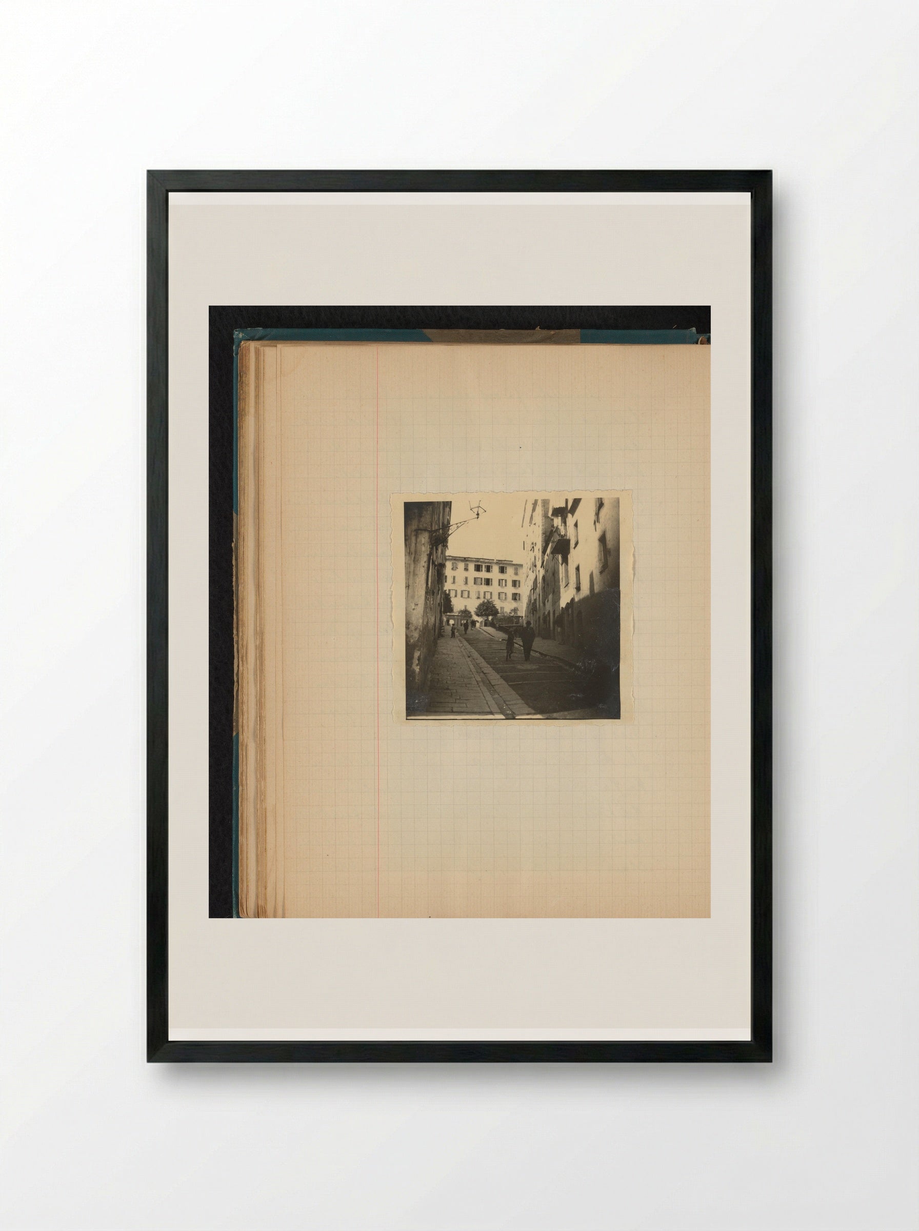 Straatgezicht in Ajaccio, Corsica - Théodore van Lelyveld - Framed Print Black