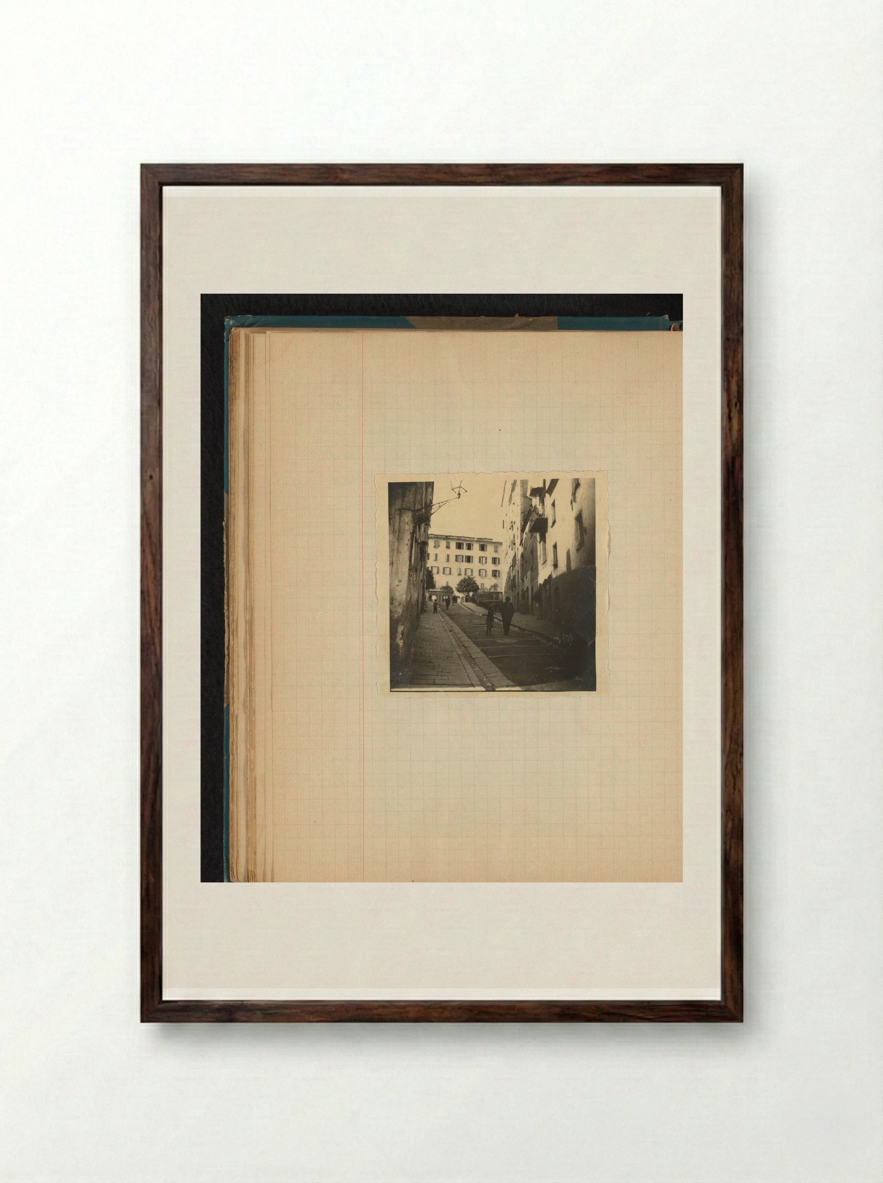 Straatgezicht in Ajaccio, Corsica - Théodore van Lelyveld - Framed Print Dark Wood