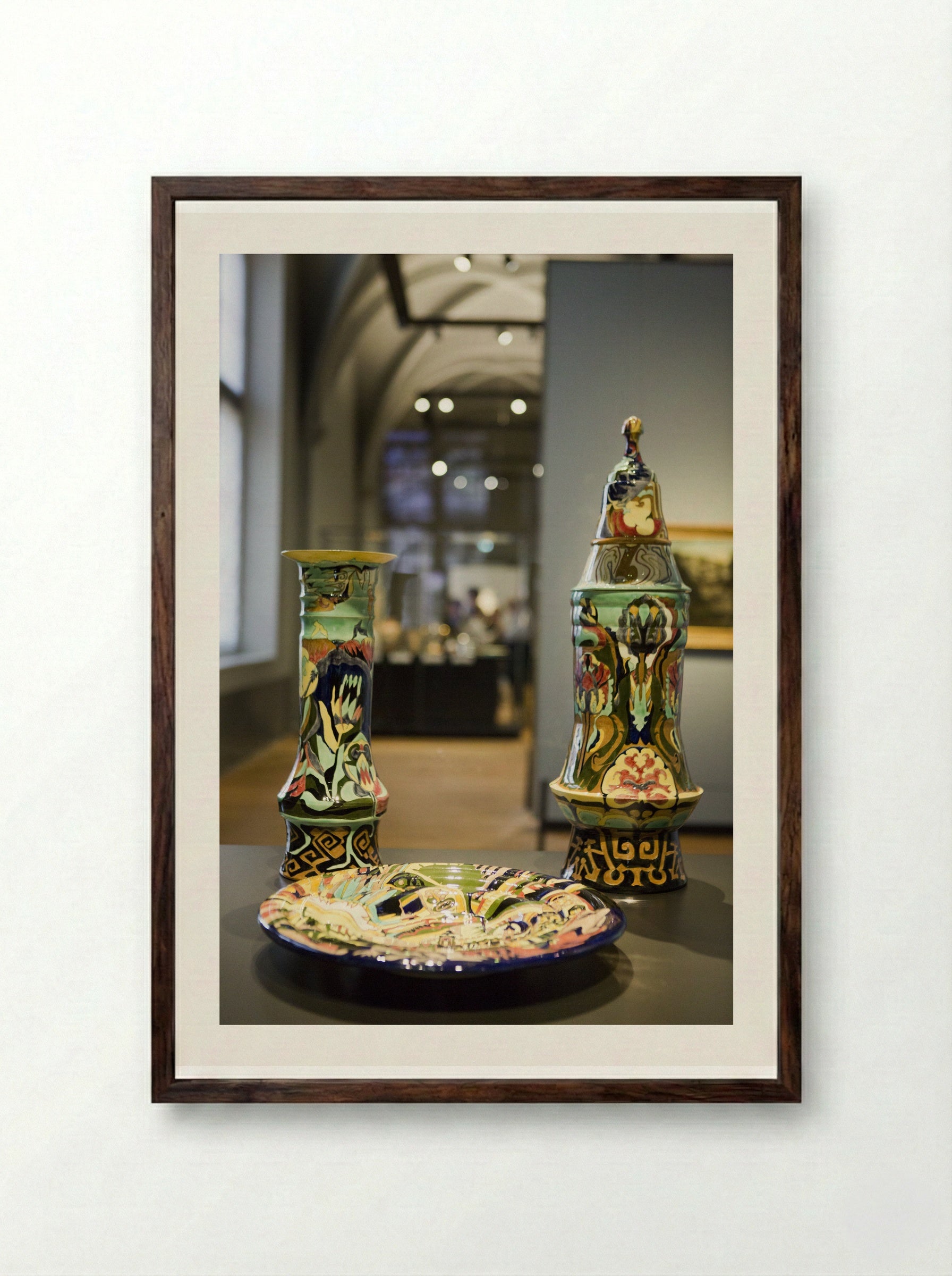 Twee puntkommen, één bol en één hol - Theo Colenbrander - Framed Print Dark Wood