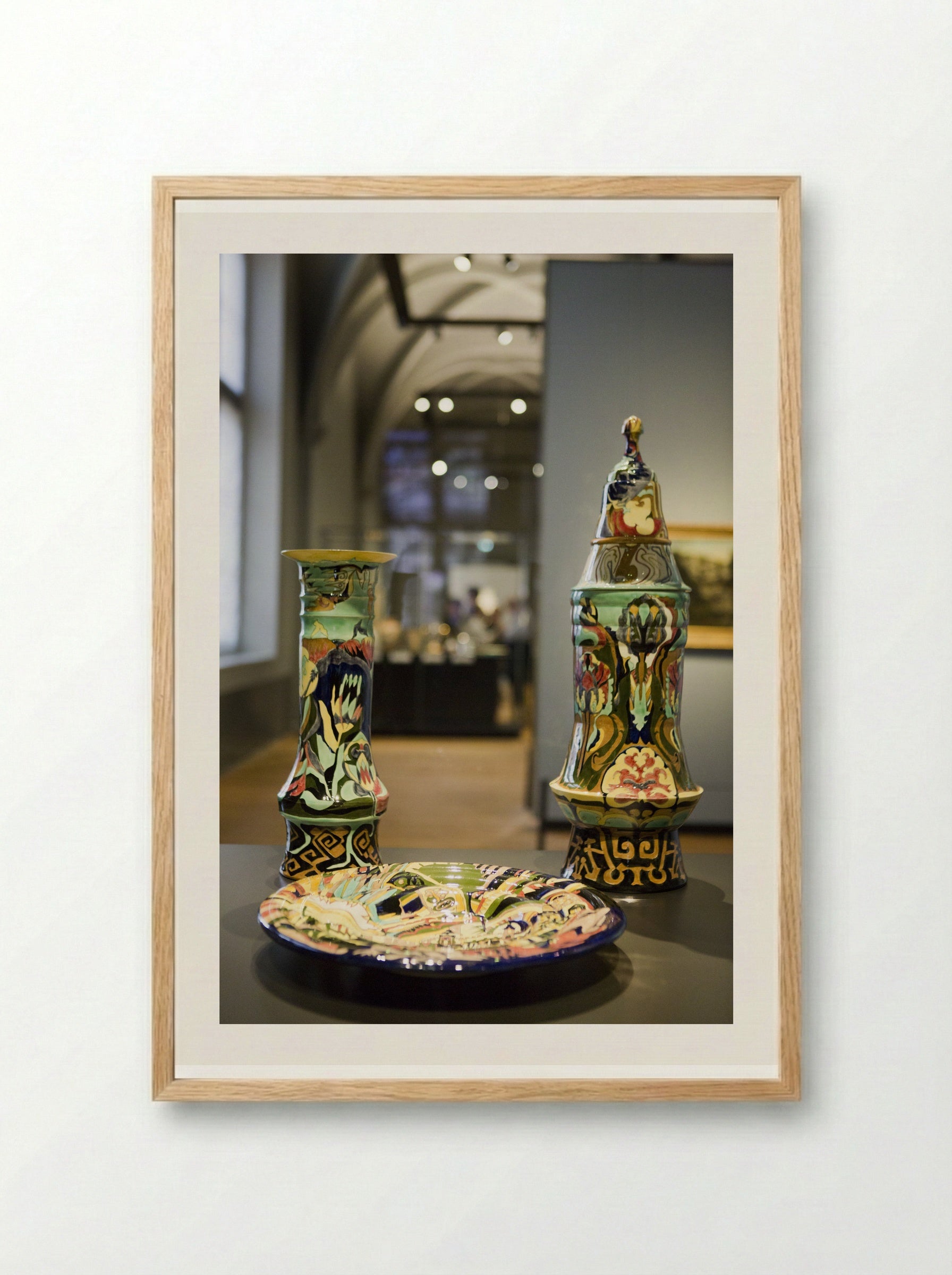 Twee puntkommen, één bol en één hol - Theo Colenbrander - Framed Print Wood