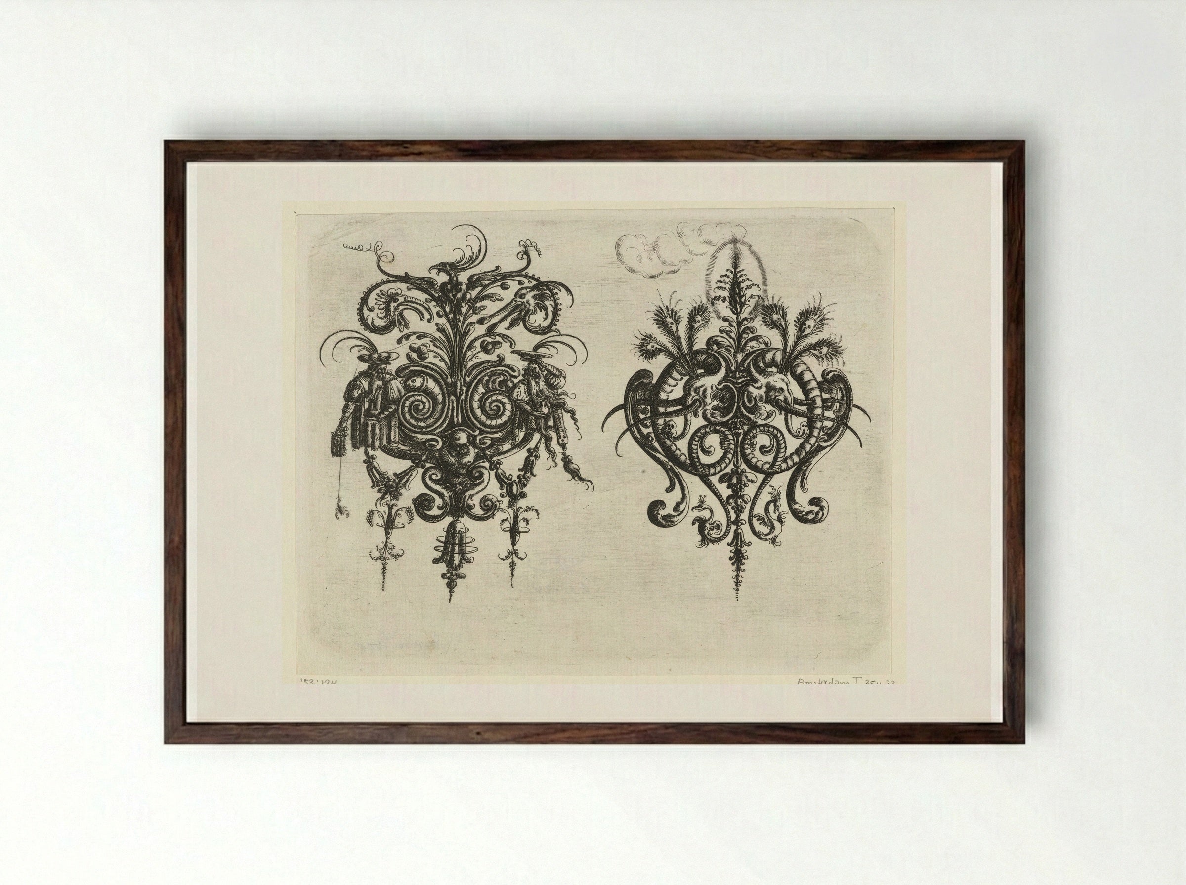 Twee vlakdecoraties met bladranken en grotesken - Christoph Jamnitzer - Framed Print Dark Wood