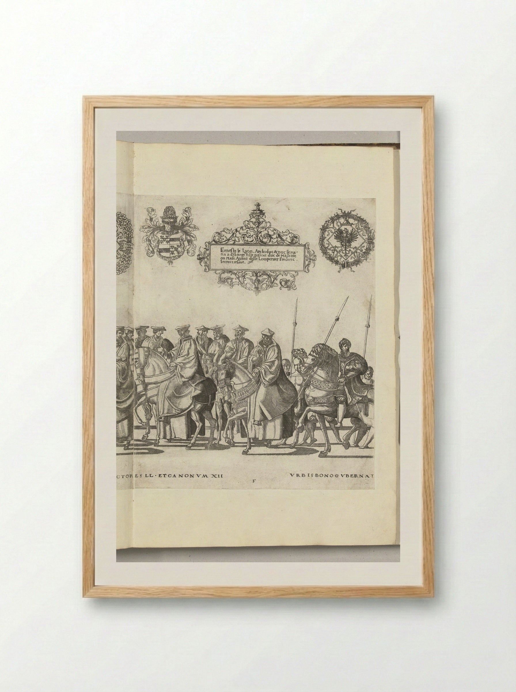 Vaandeldragers en kanunninken, plaat F - Nicolaas Hogenberg - Framed Print Wood
