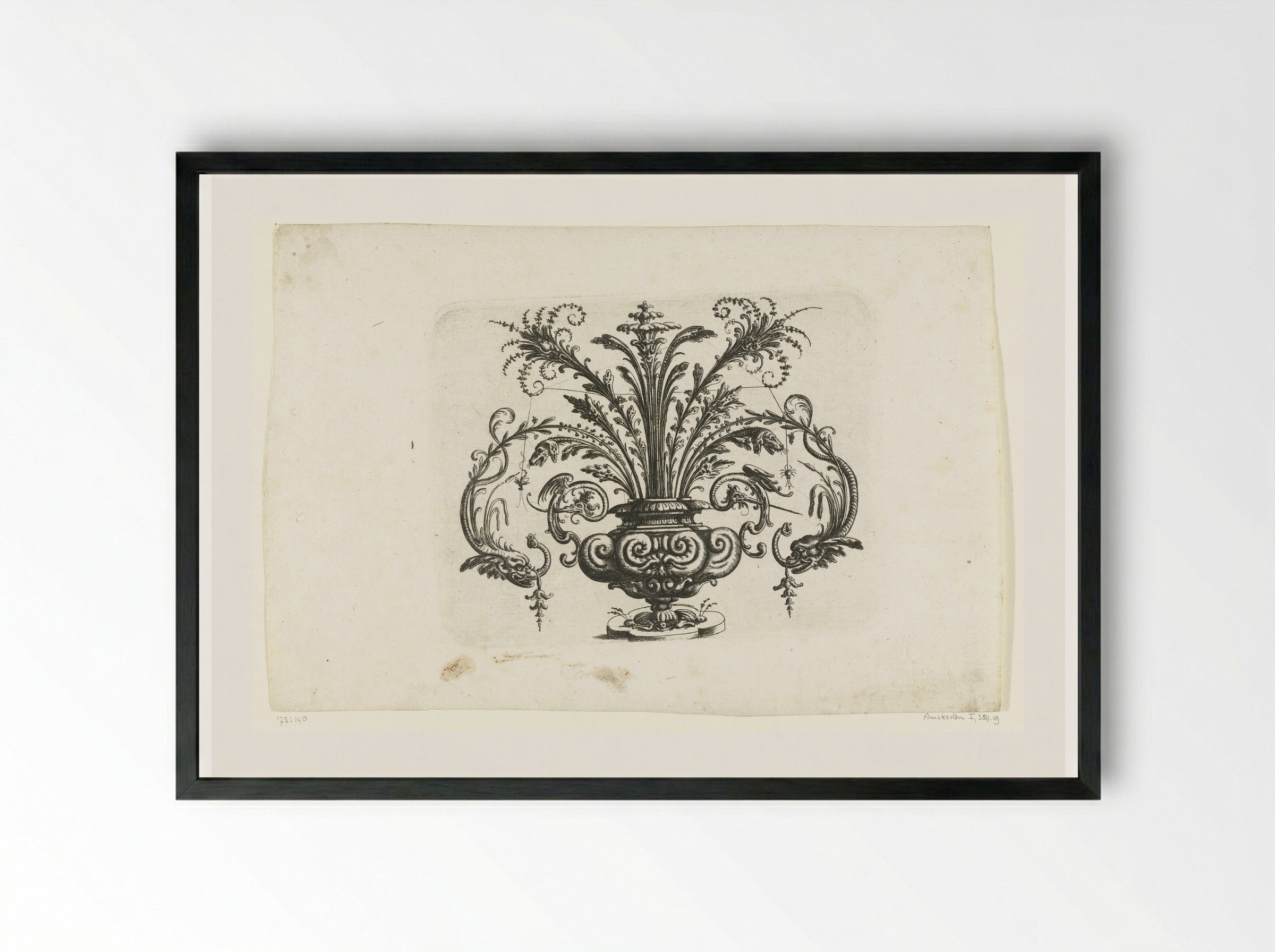 Vaas met bloemen en ranken - Christoph Jamnitzer - Framed Print Black