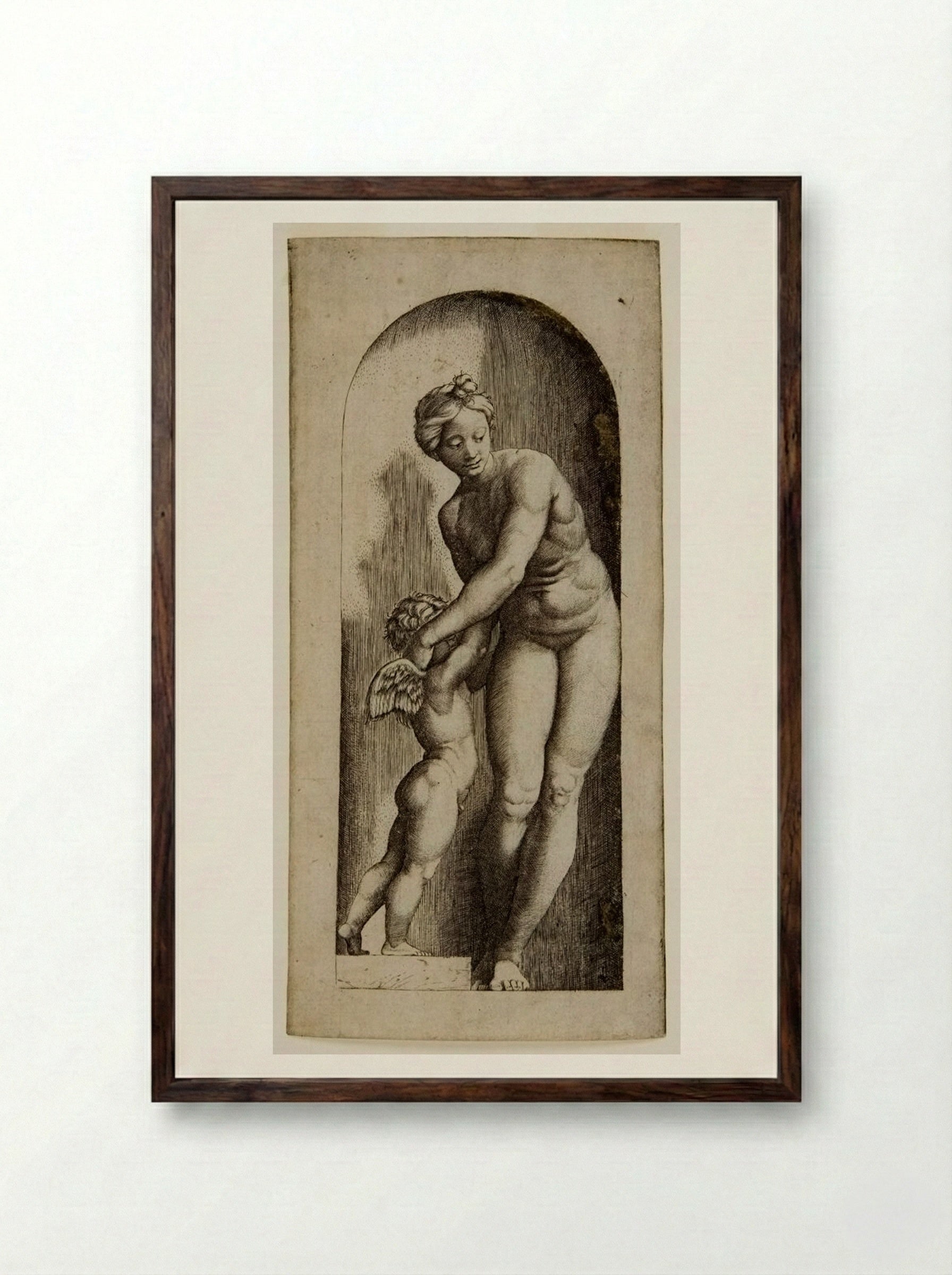 Venus and Cupid in a Niche - Marcantonio Raimondi - Framed Print Dark Wood