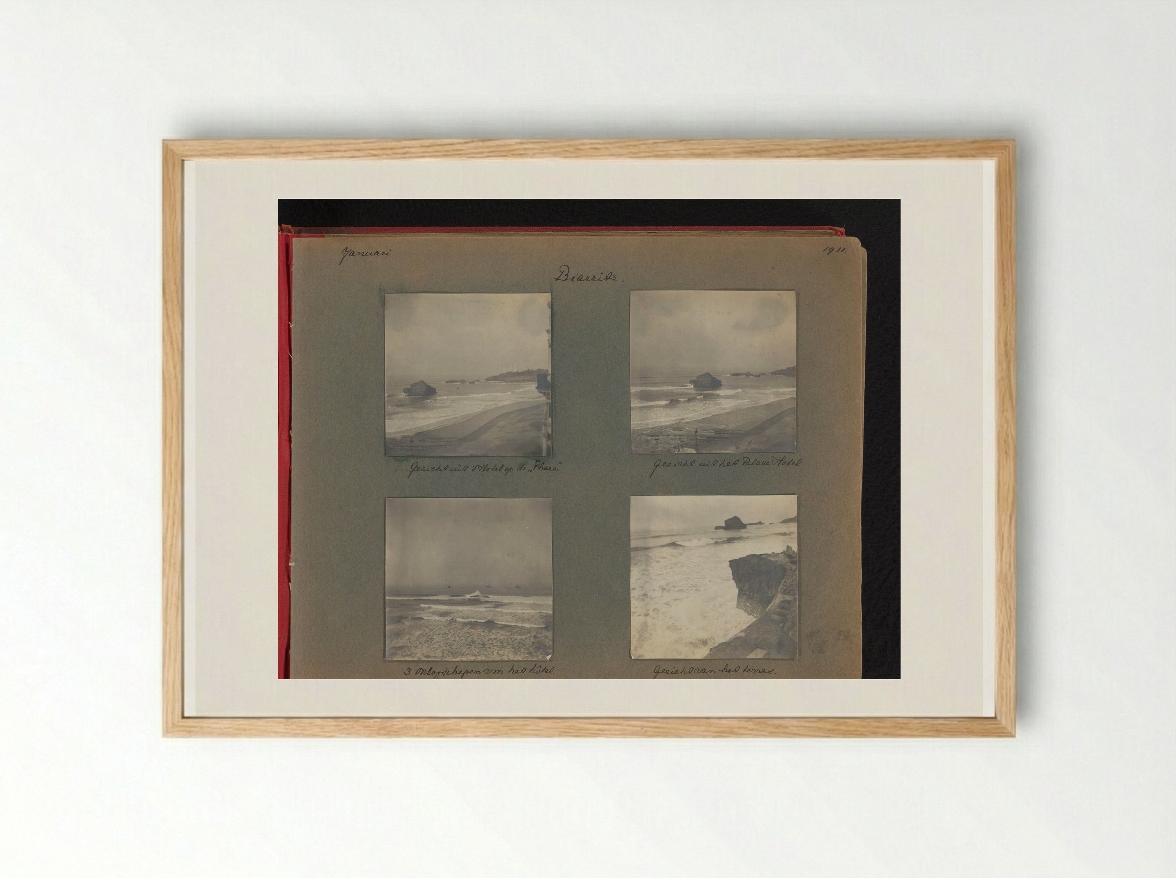 Vier gezichten op de kust van Biarritz - Charlotte Alida Boelen-Matthes - Framed Print Wood