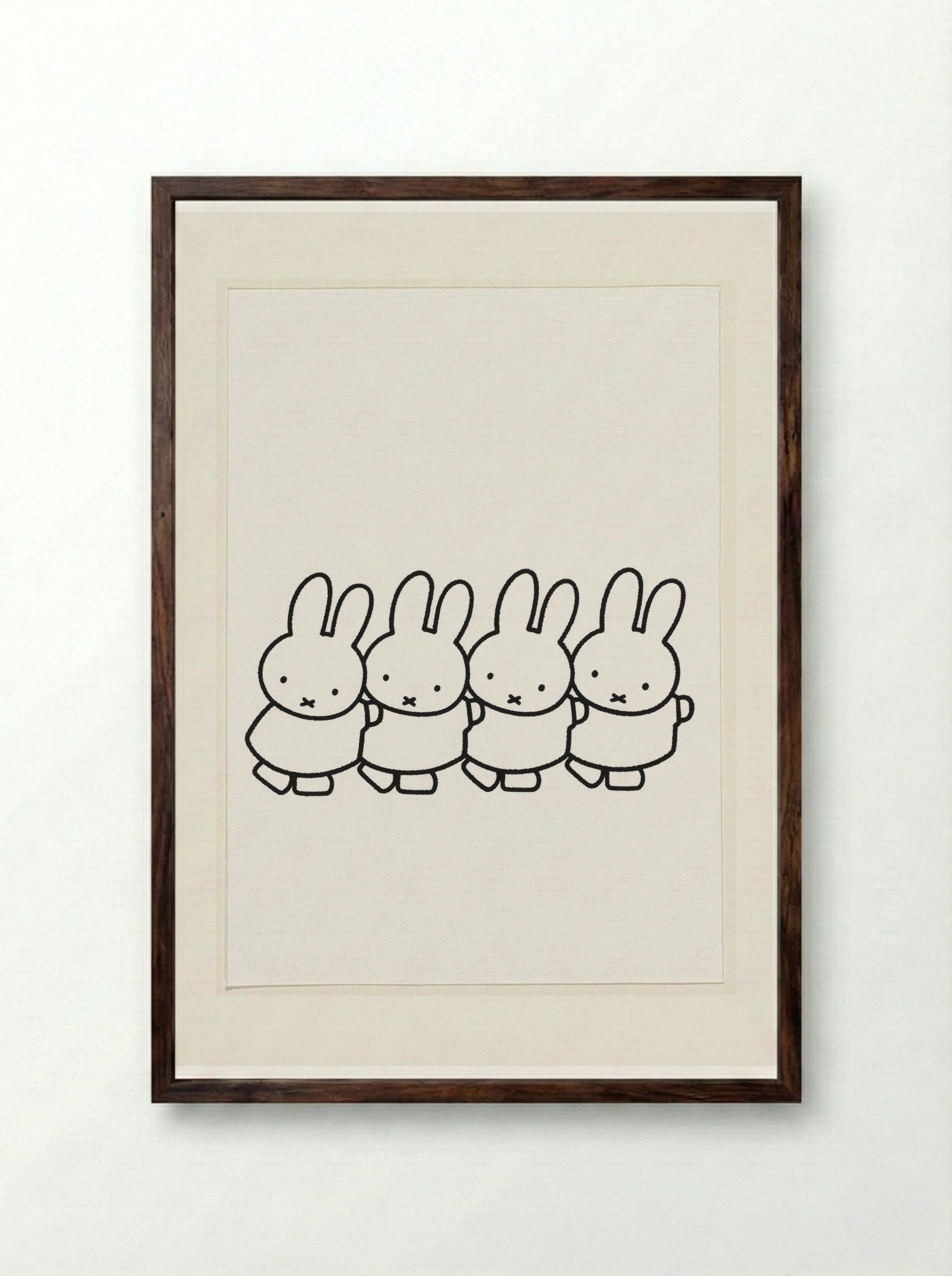 Vier konijnen die een treintje vormen - Dick Bruna - Framed Print Dark Wood