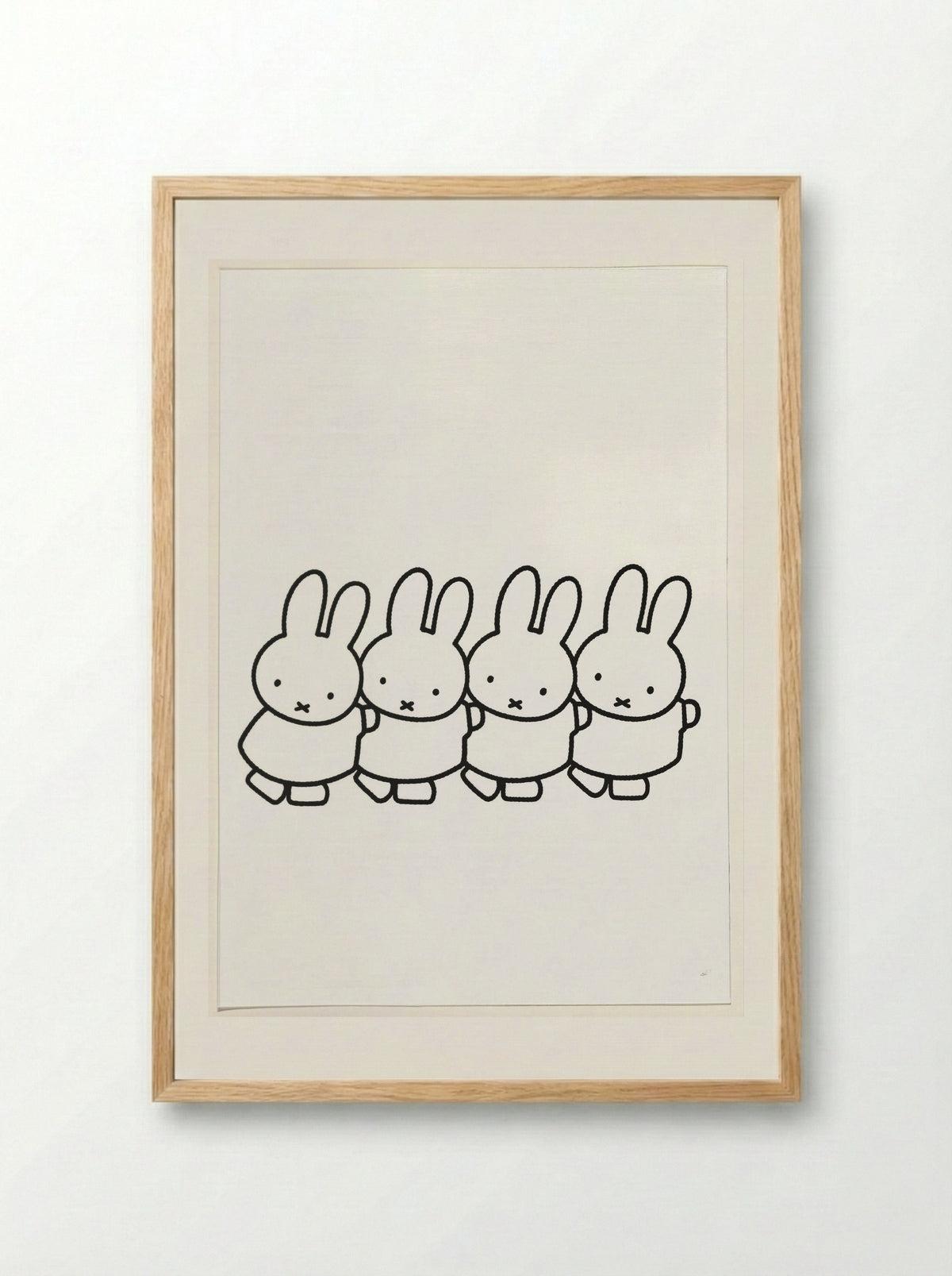 Vier konijnen die een treintje vormen - Dick Bruna - Framed Print Wood