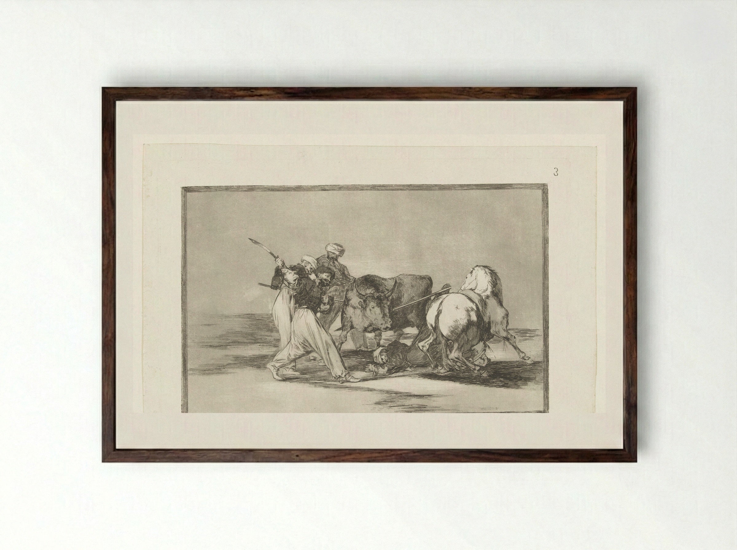 Vier mannen jagen op een stier - Francisco de Goya - Framed Print Dark Wood