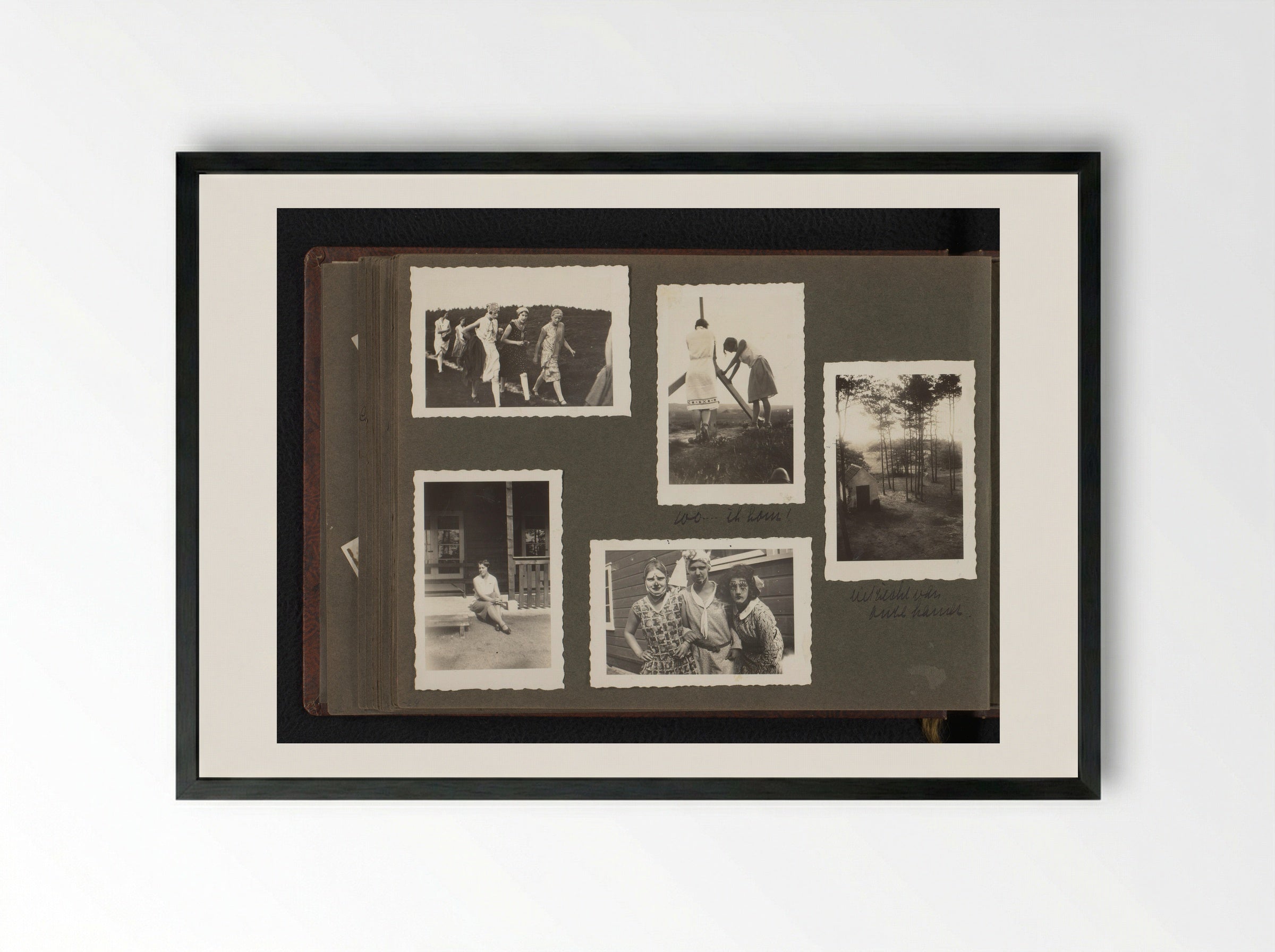 Vriendinnen van Eva Boelen tijdens een zomerkamp - Eva Charlotte Pennink-Boelen - Framed Print Black