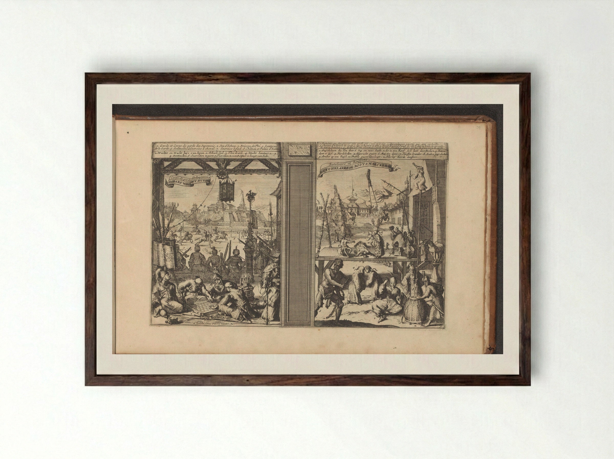 Wachthuis in Japan; Goochelaars en acrobaten - Romeyn de Hooghe - Framed Print Dark Wood