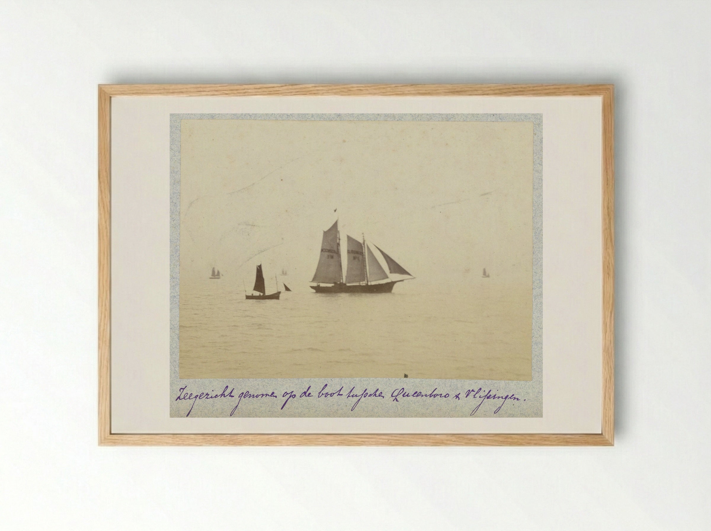 Zeegezicht met zeilschepen, genomen vanaf de boot tussen Queensborough en Vlissingen - Henry Pauw van Wieldrecht - Framed Print Wood