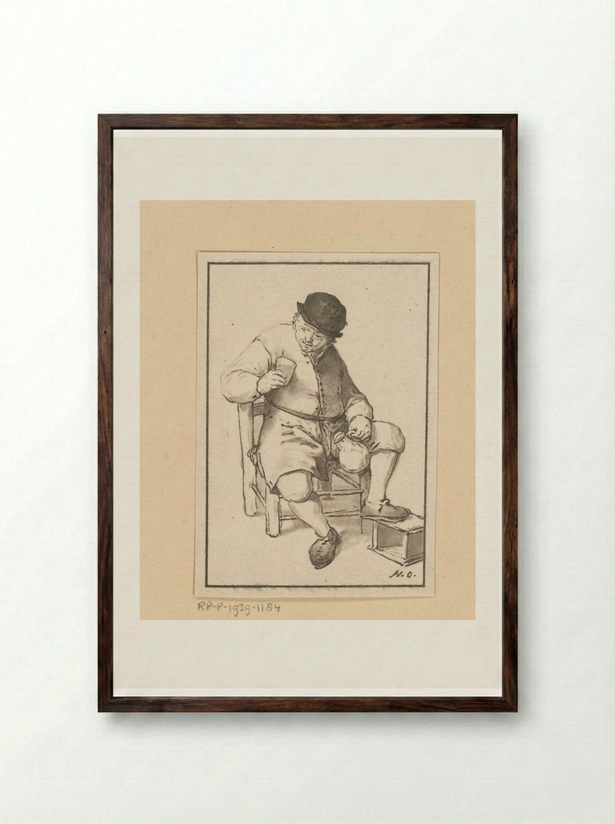 Zittende boer met kruik - Cornelis Ploos van Amstel - Framed Print Dark Wood