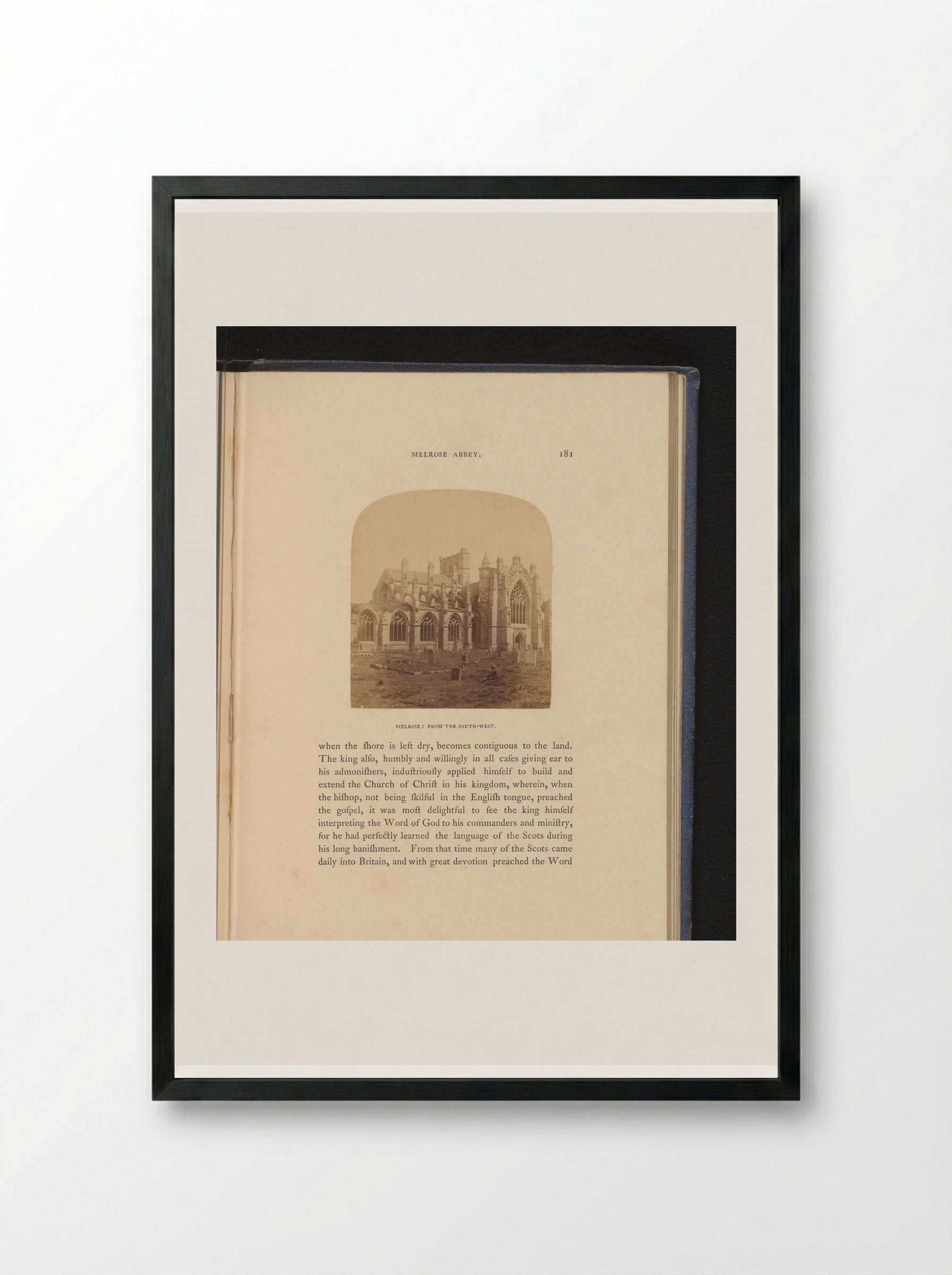 Zuidwestzijde van Melrose Abbey in Roxburghshire - George Washington Wilson - Framed Print Black
