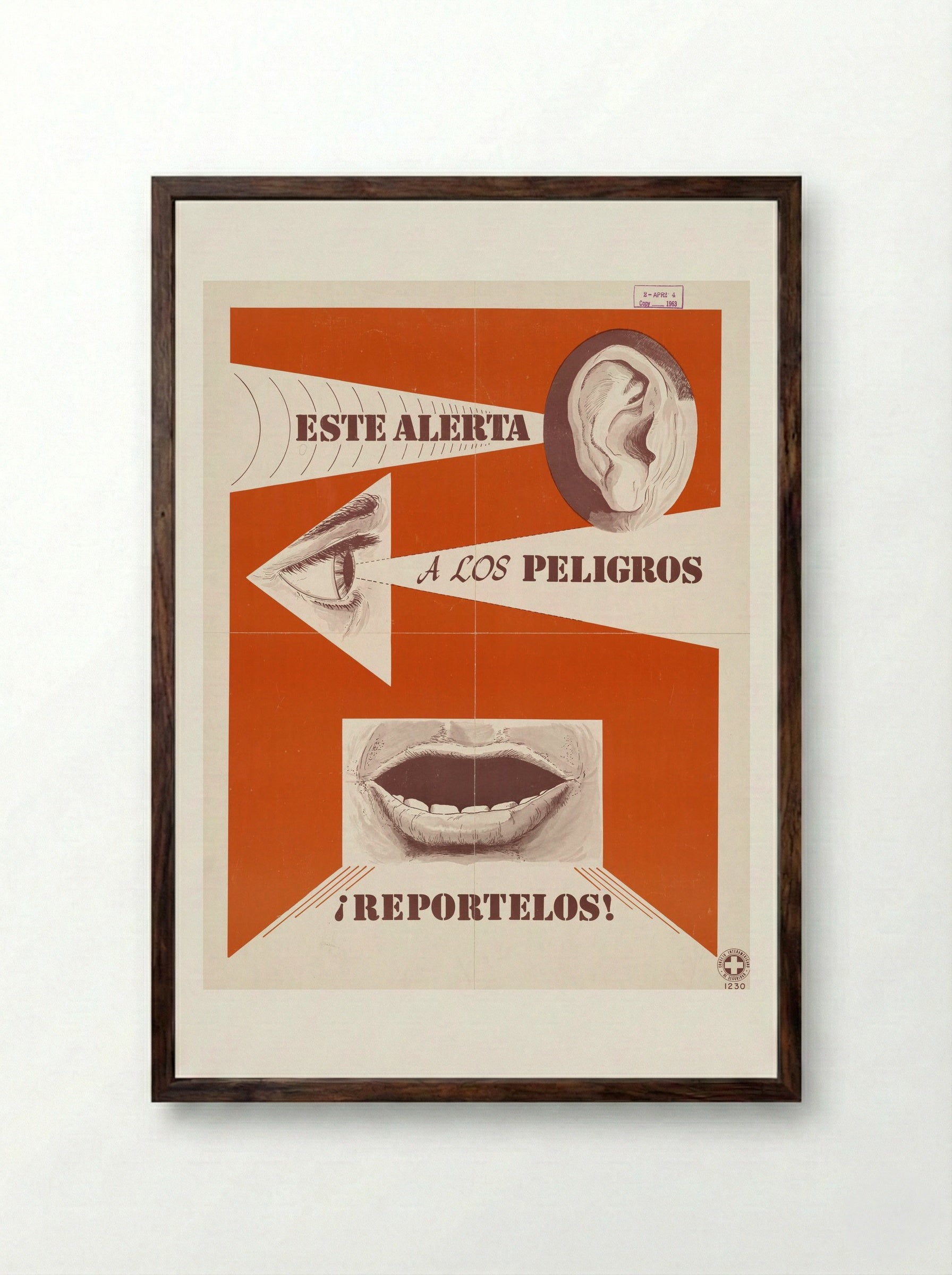 Este Alerta a Los Peligros! Reportelos! (Safety Poster) - Fine Art Print - Framed Print Dark Wood