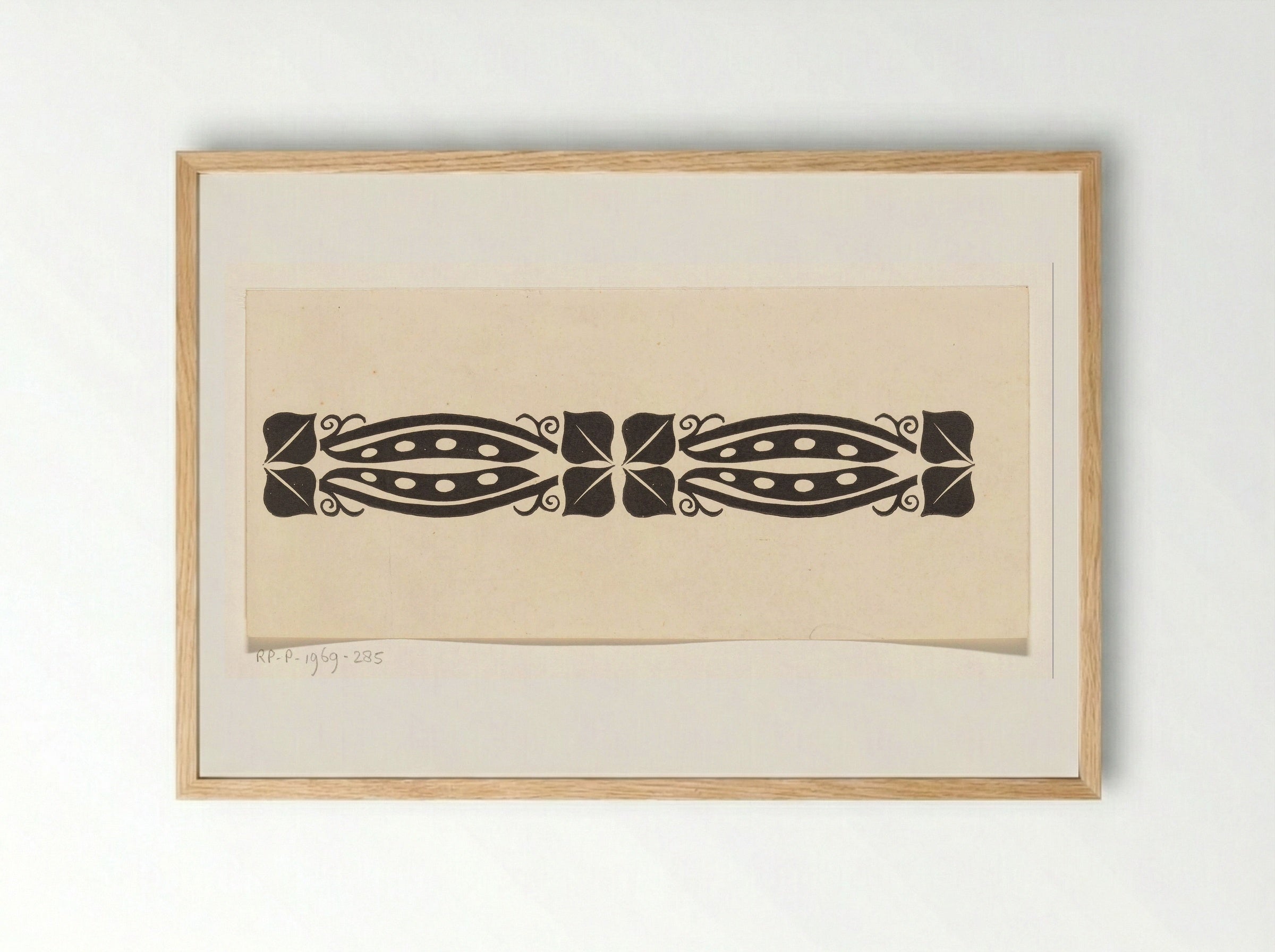 Siermotief met vier peulvruchten - Carel Adolph Lion Cachet - Framed Print Wood