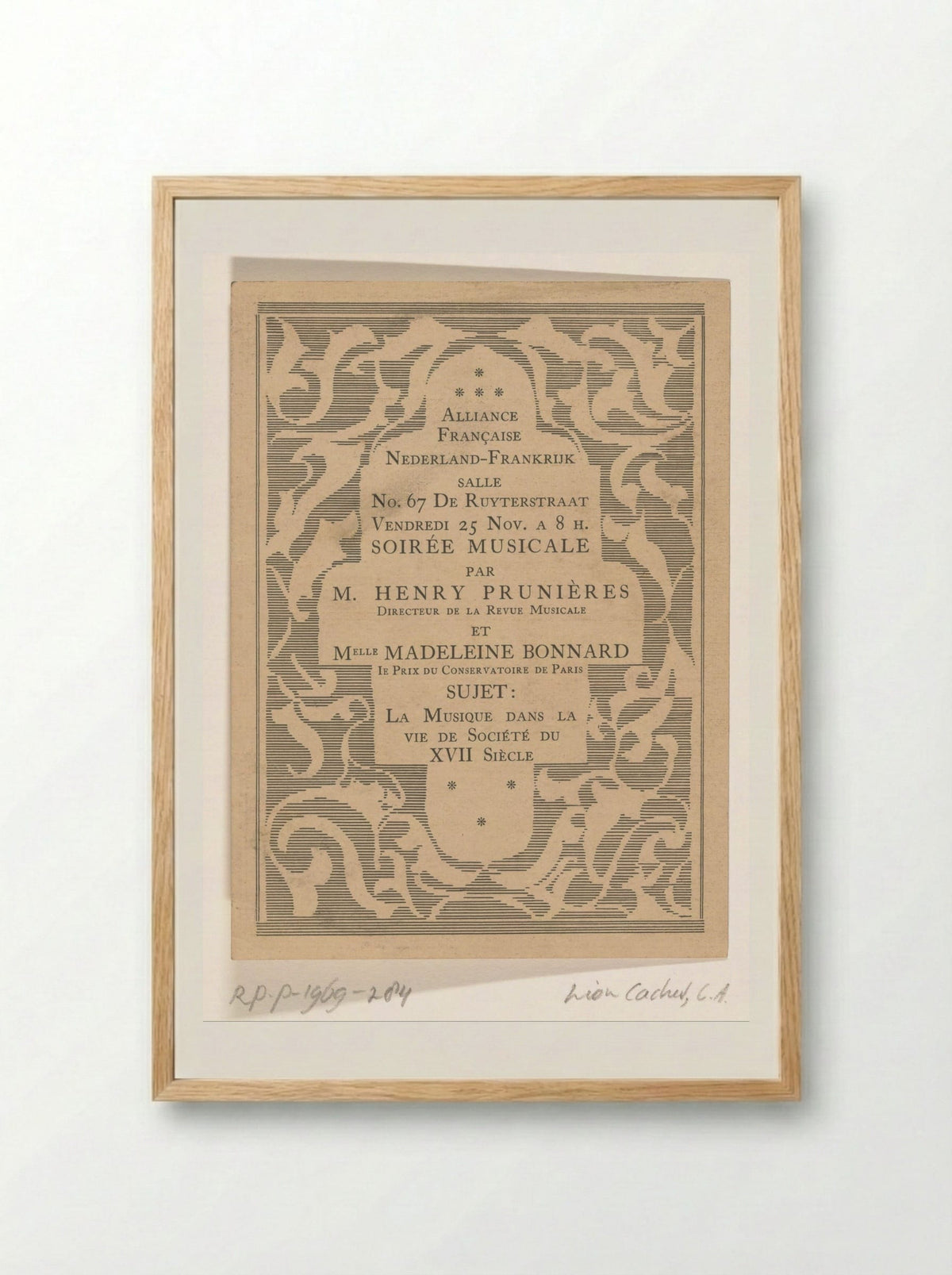 Aankondiging voor muziekavond van de Alliance Française - Carel Adolph Lion Cachet - Framed Print Wood